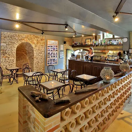 Domaine De La Paille Basse Hotel